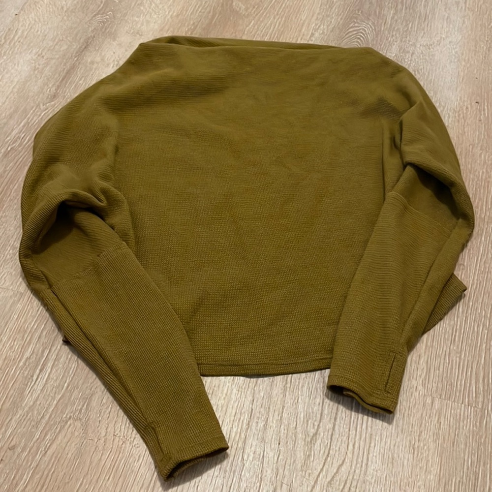 House of Harlow 1960 waffle knit off shoulder long sleeve lightweight top B1‎